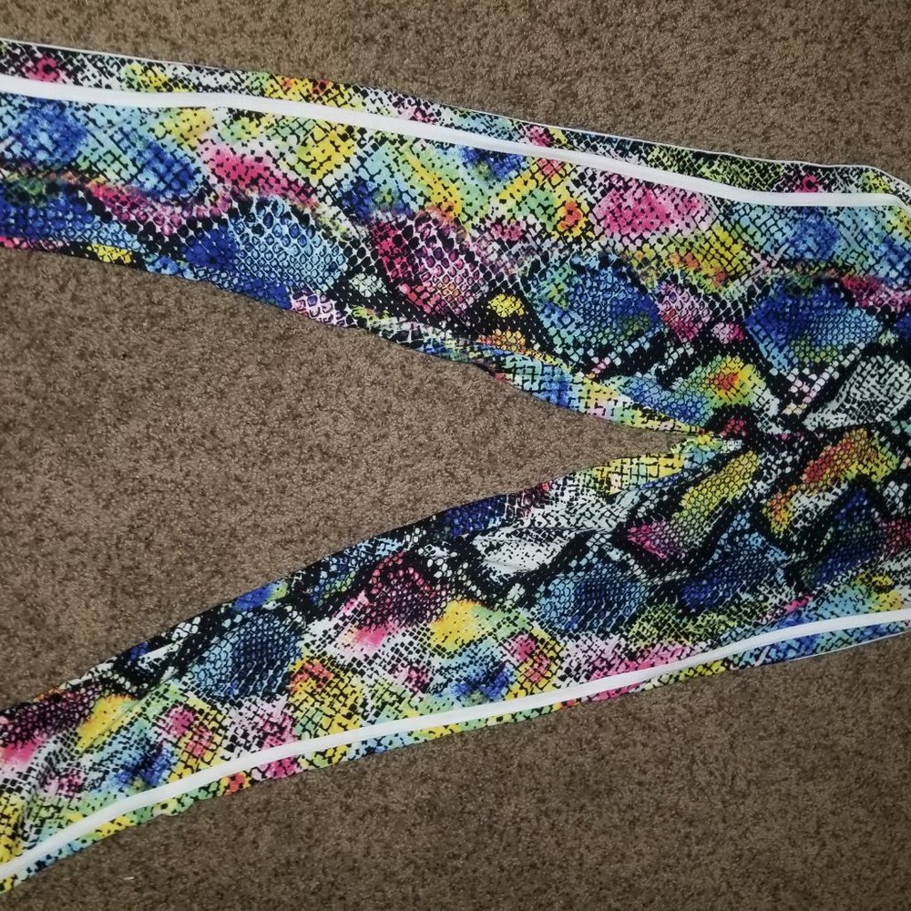 Weekend Wear - Picture 5 of 5